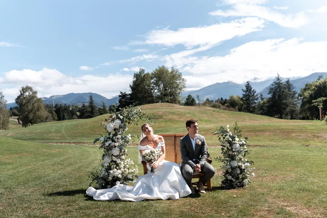 Arche : Colonnes fleuries Asymétriques – mariage Charlotte & Hugo