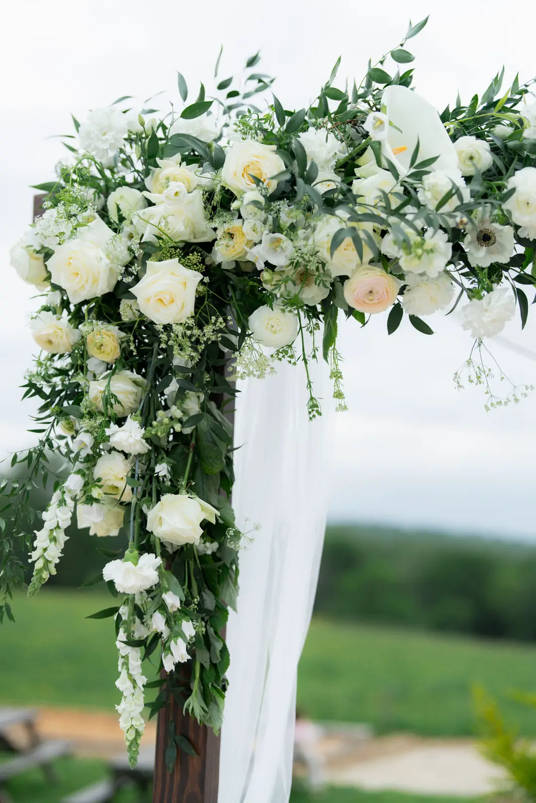 arche fleurie – mariage Sylvie & François, Belvédère du Domaine