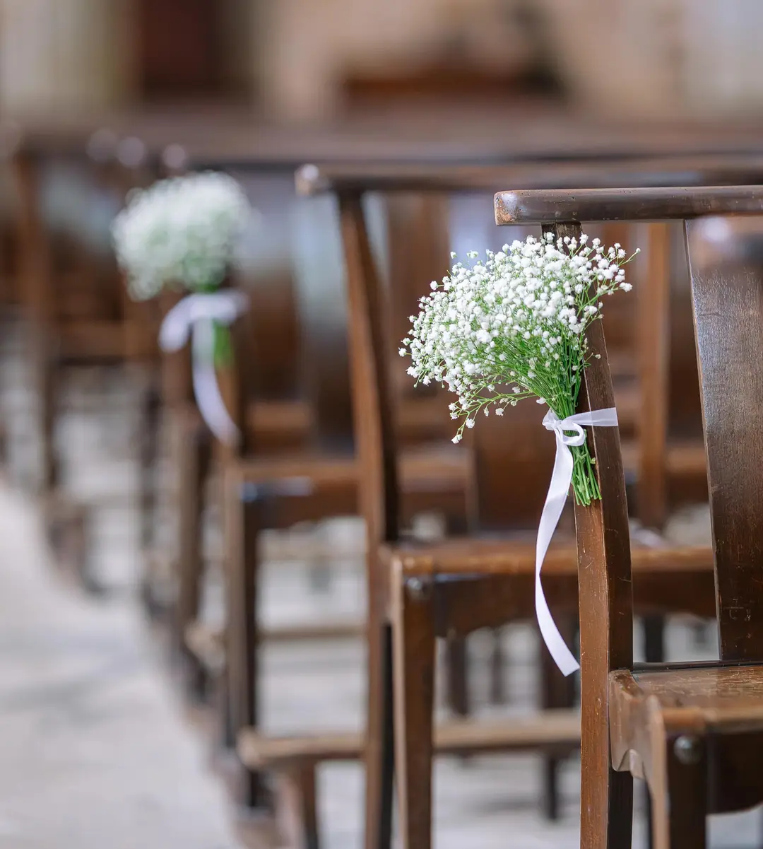 Bouquet de l'allée en gypsophile – mariage Louise & Thomas, Château de la Hille