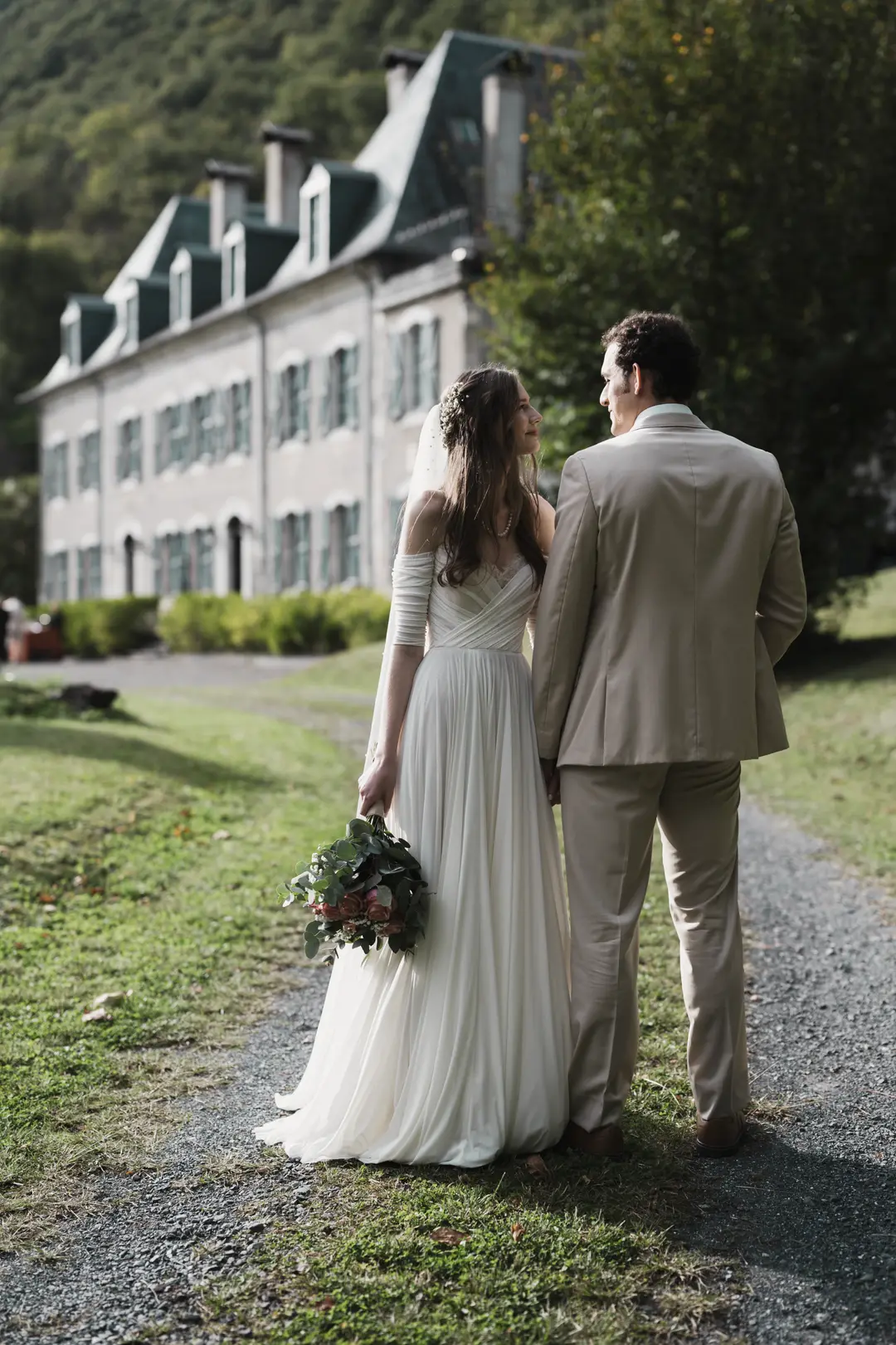Bouquet de mariée – mariage Annabelle & Liam, Château de Siradan