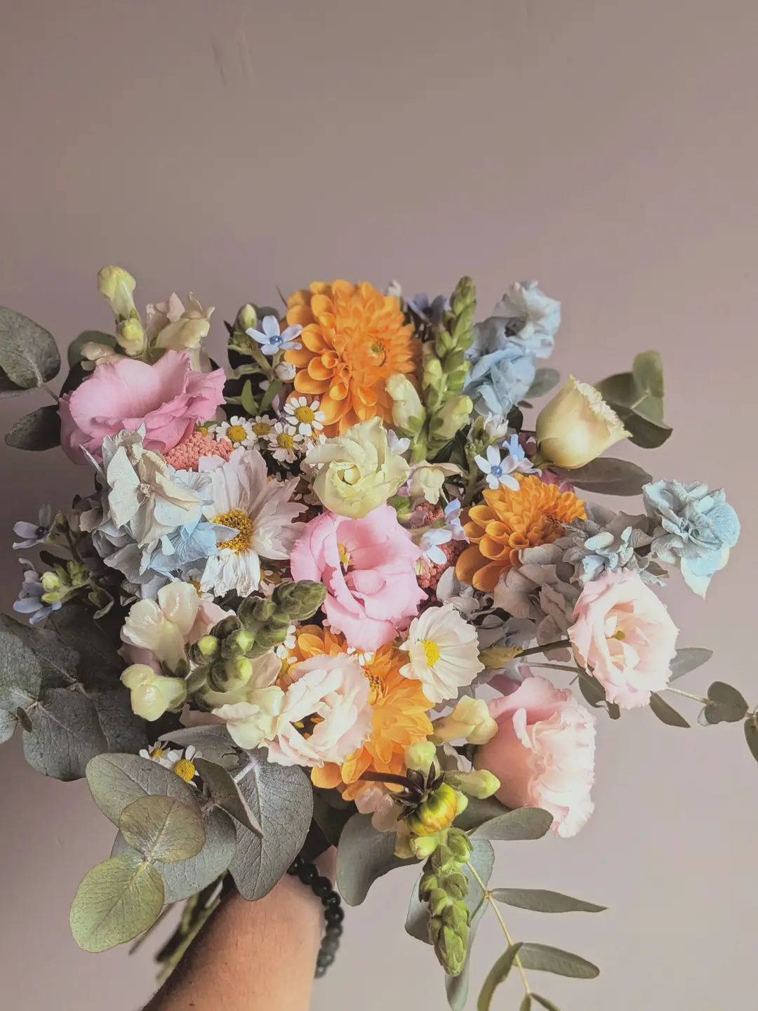 Bouquet de mariée coloré – mariage Léa & Pierre