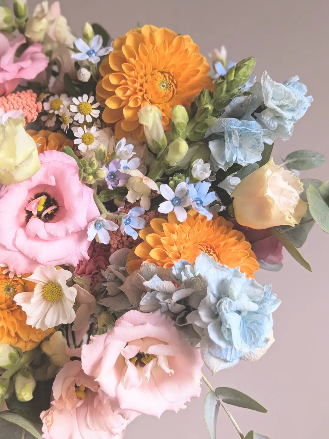 Bouquet de mariée coloré – mariage Léa & Pierre