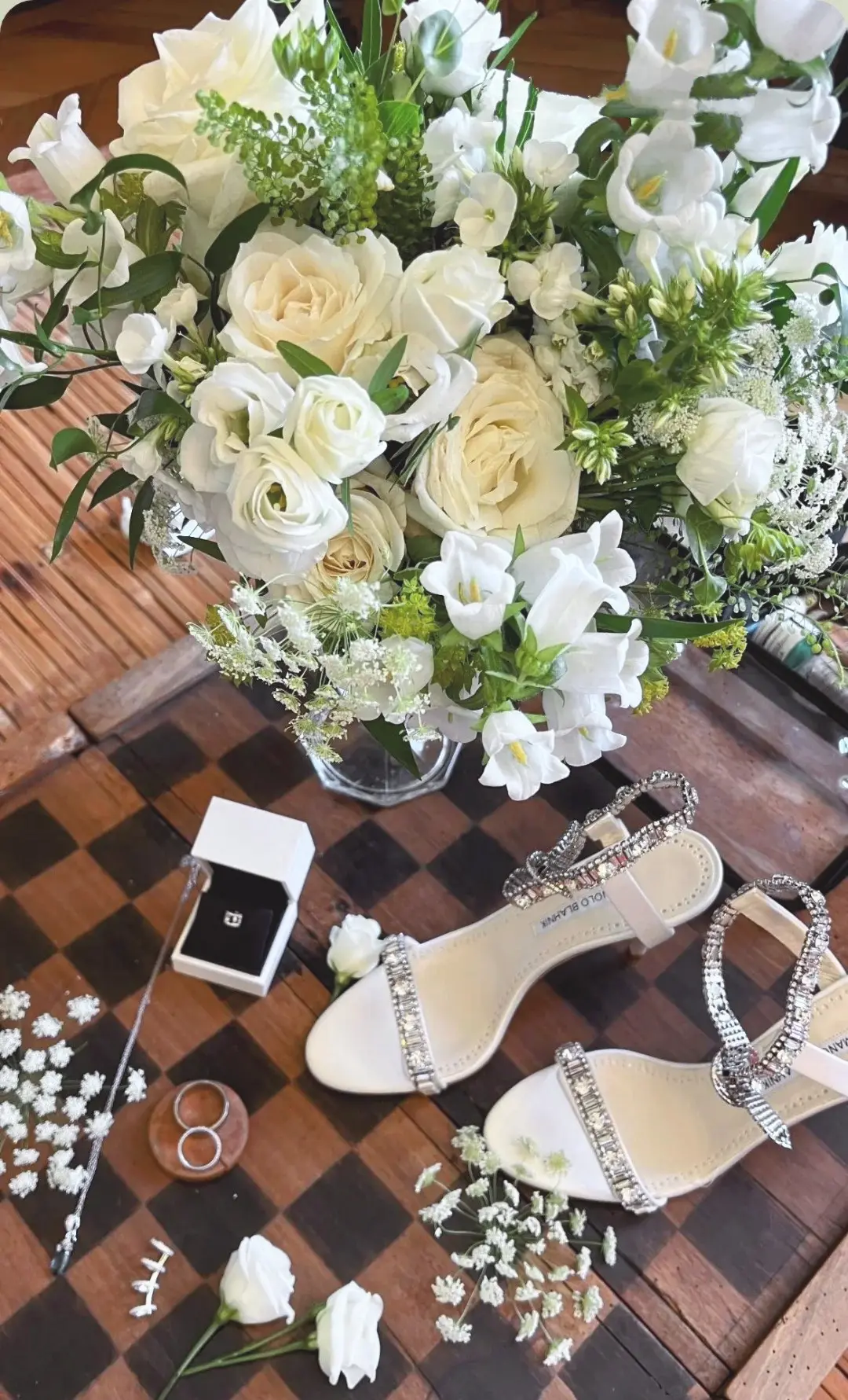 Bouquet de mariée – mariage Emily & Greg, Château Le Thil