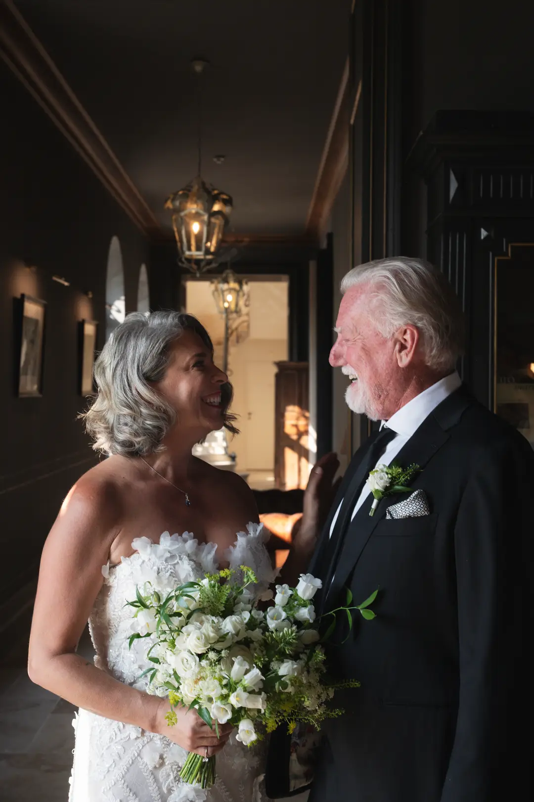 Bouquet de mariée – mariage Emily & Greg, Château Le Thil