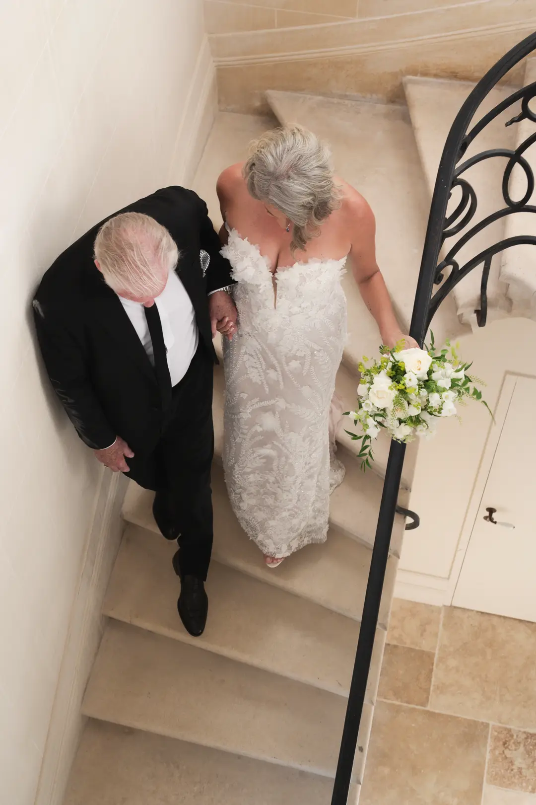 Bouquet de mariée – mariage Emily & Greg, Château Le Thil