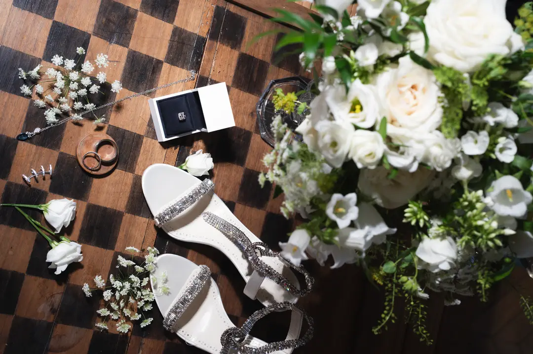 Bouquet de mariée – mariage Emily & Greg, Château Le Thil