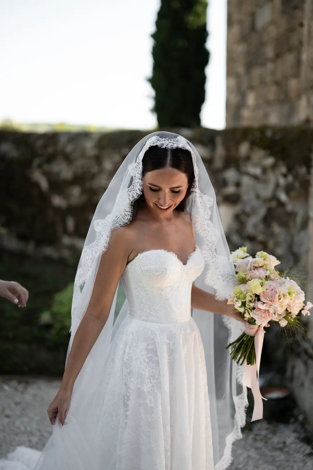 Bouquet de mariée – mariage Harriett & Oliver, Château de Poudenas
