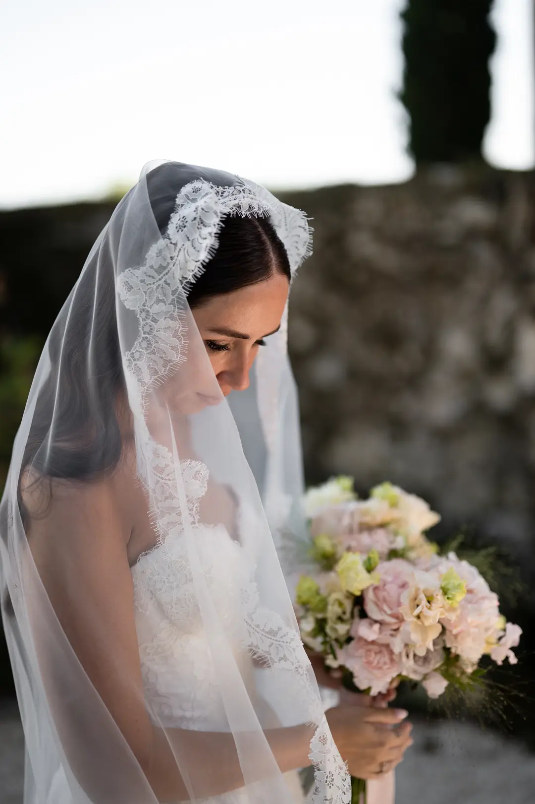 Bouquet de mariée – mariage Harriett & Oliver, Château de Poudenas