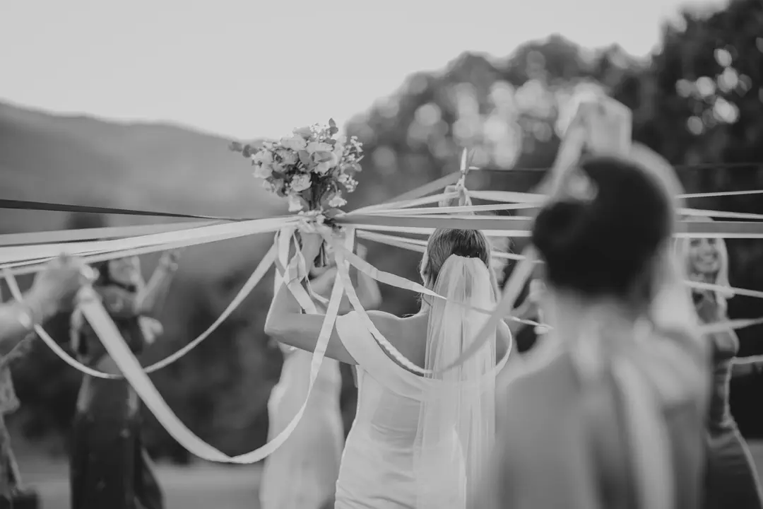Bouquet de mariée jeu des rubans – mariage Charlotte & Hugo