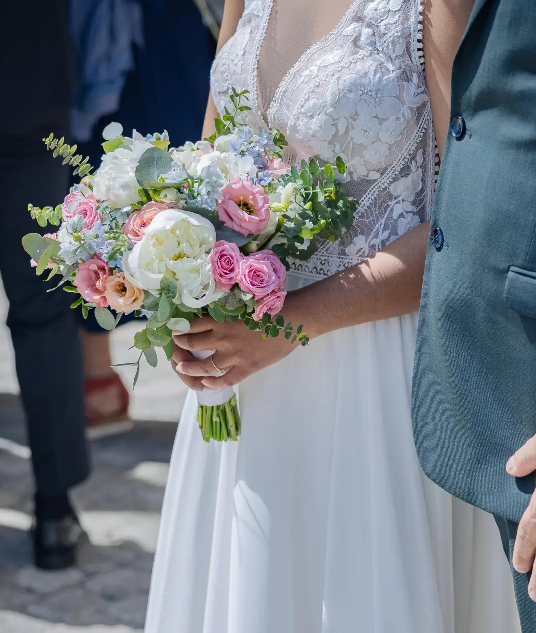Bouquet de mariée – mariage Louise & Thomas, Château de la Hille