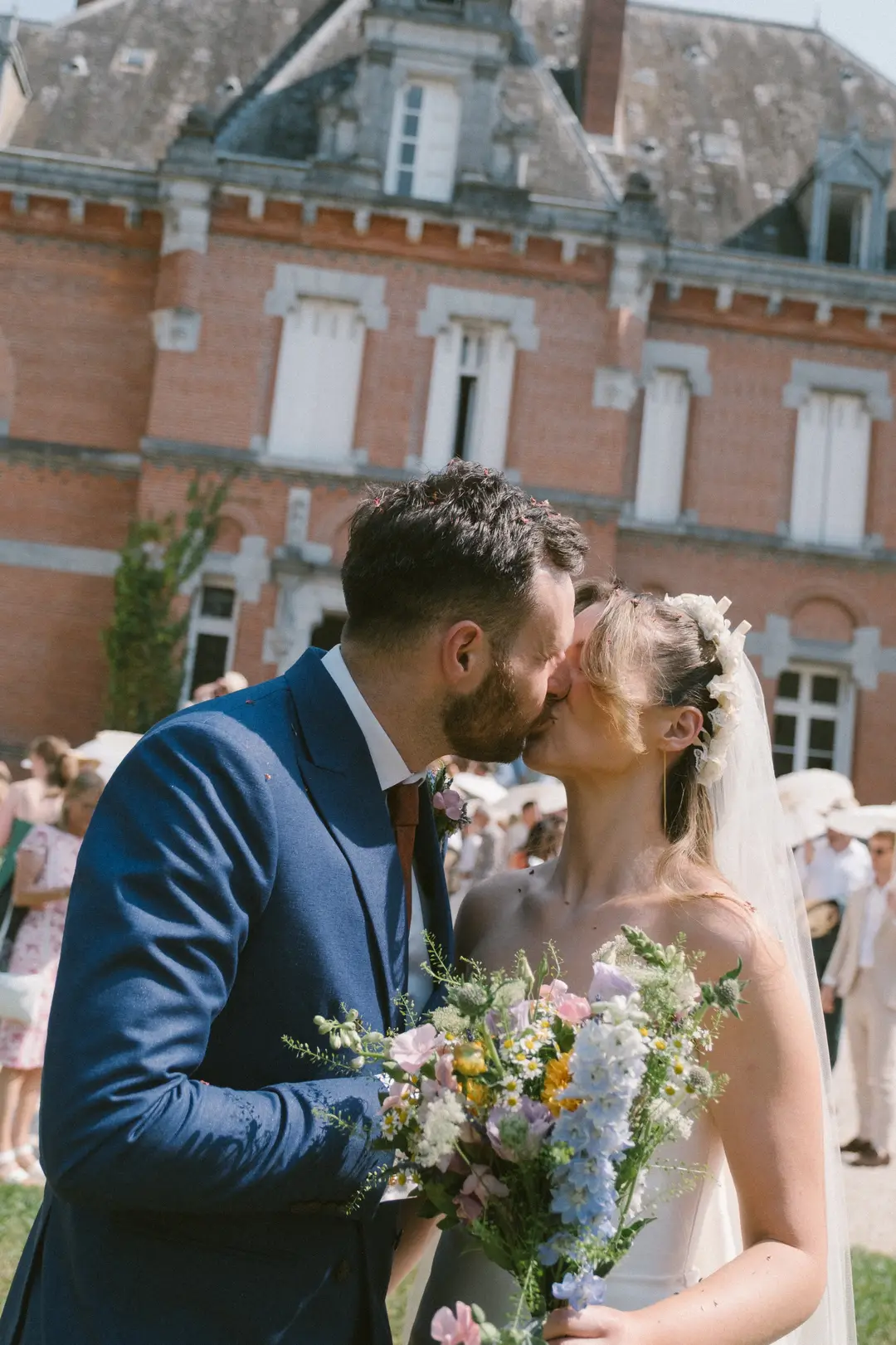 Bouquet mariée – mariage Jasmine & Josh, Château Saint-Michel