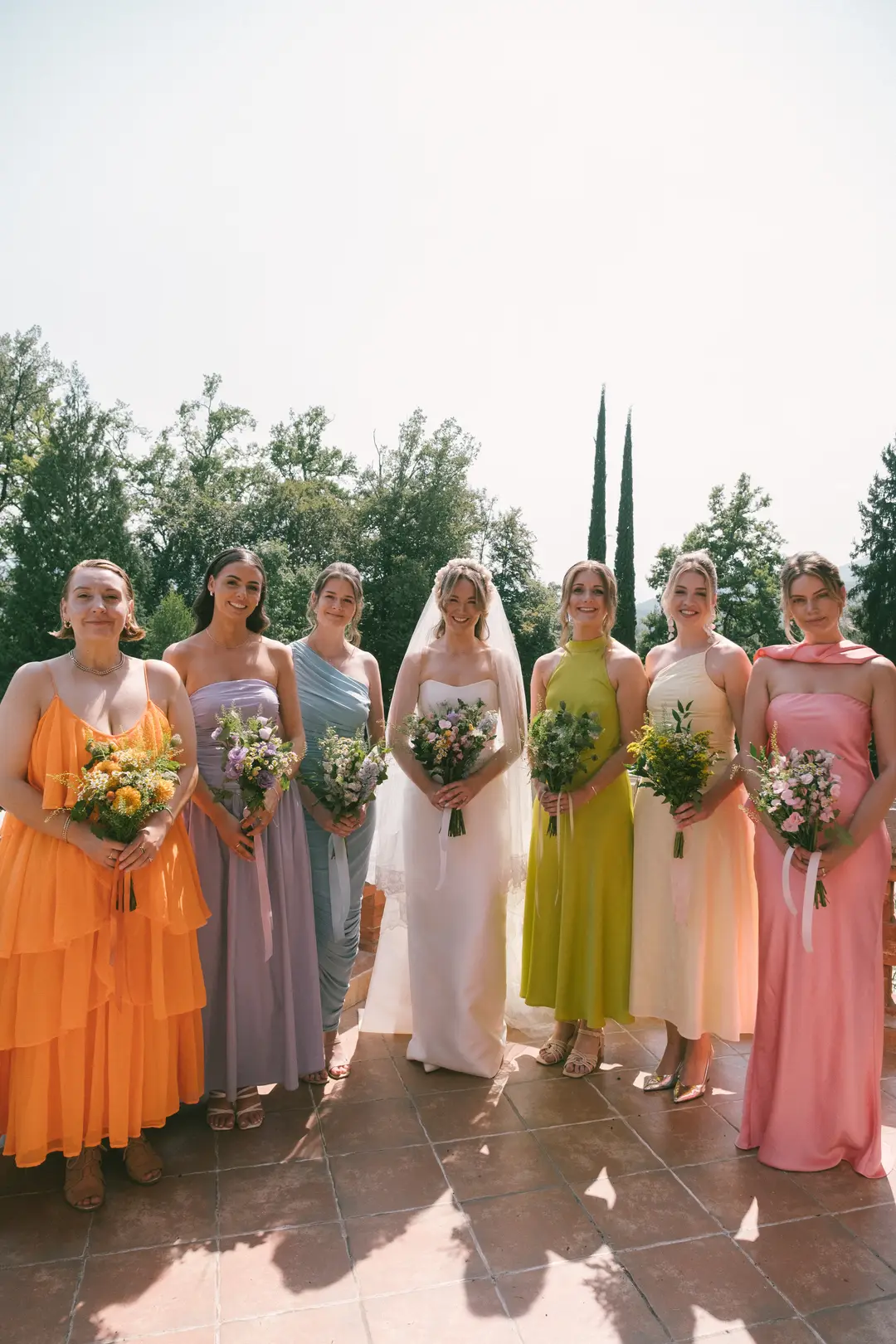 Bouquets demoiselles d'honneur – mariage Jasmine & Josh, Château Saint-Michel