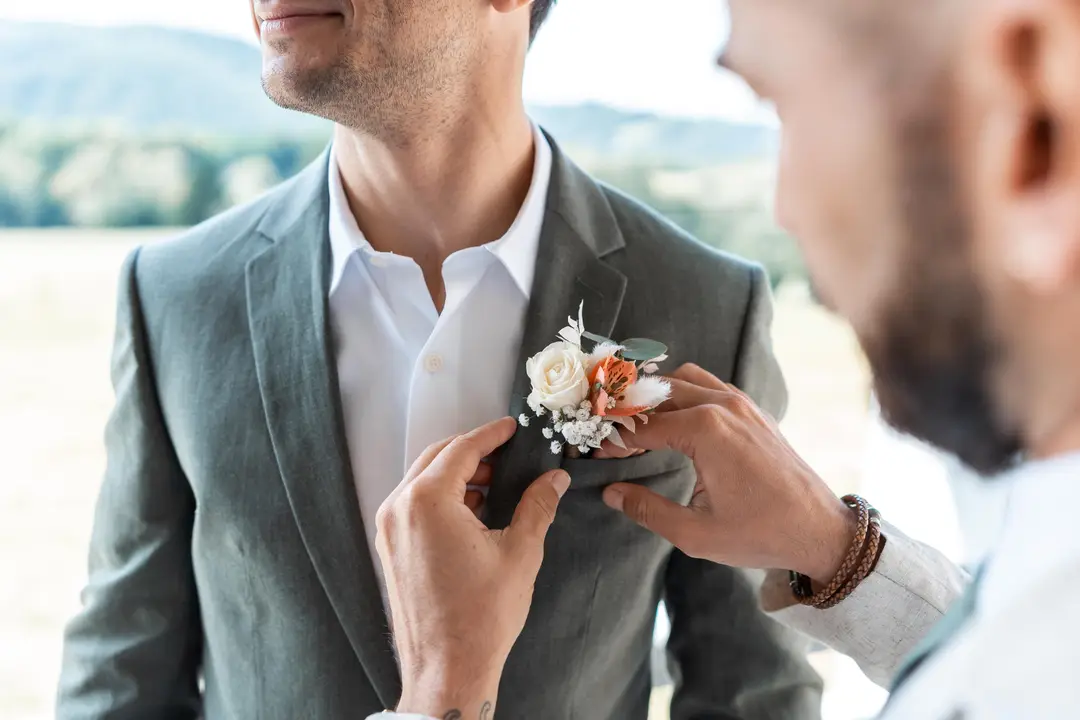 Boutonnière – mariage Charlotte & Hugo