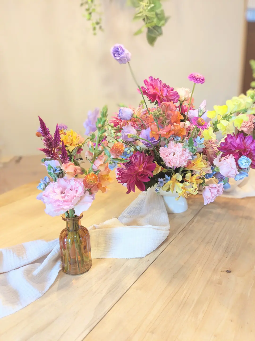 Centre de table coloré – mariage Aurélie & Willy