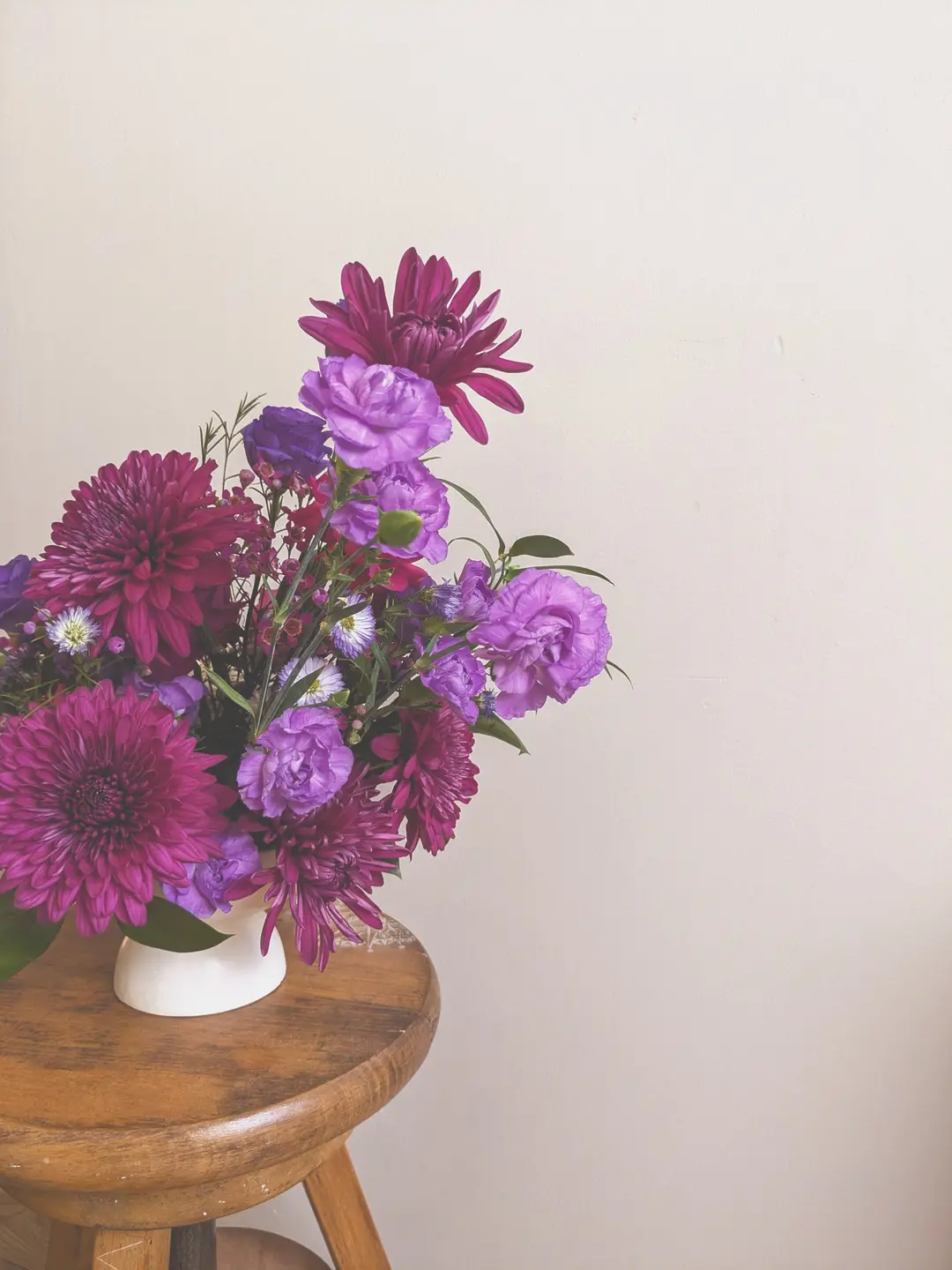 Centre de table fleuri – Shooting Purple