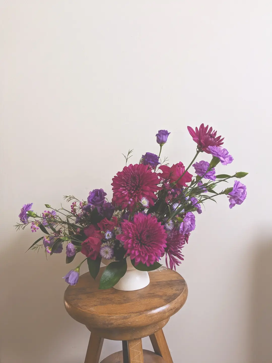 Centre de table fleuri – Shooting Purple