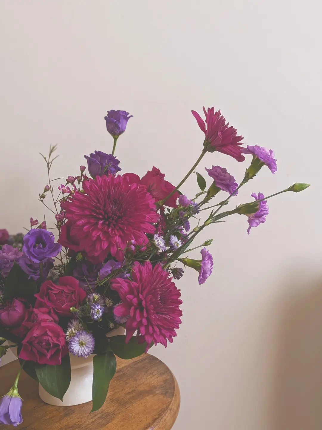 Centre de table fleuri – Shooting Purple