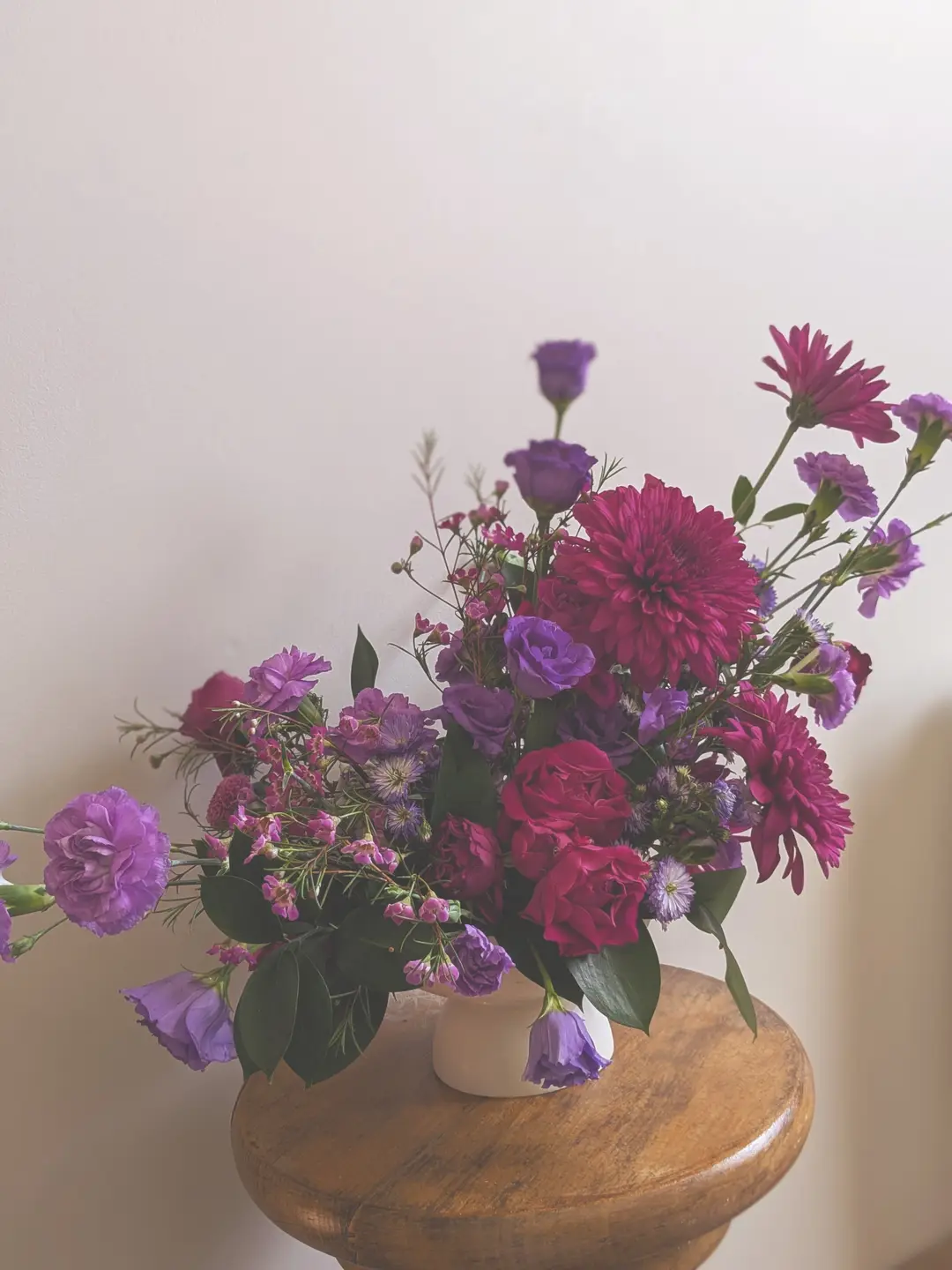 Centre de table fleuri – Shooting Purple