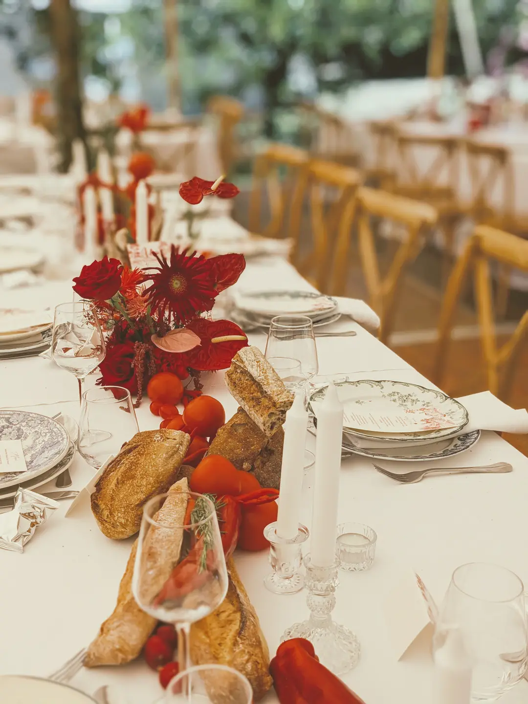 Centre de table fleurs et légumes – mariage Amy & Christian