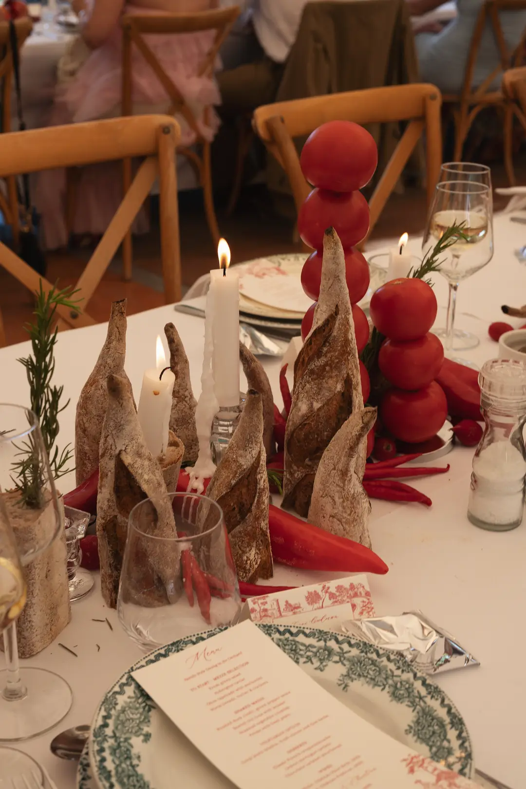 Centre de table fleurs et légumes – mariage Amy & Christian