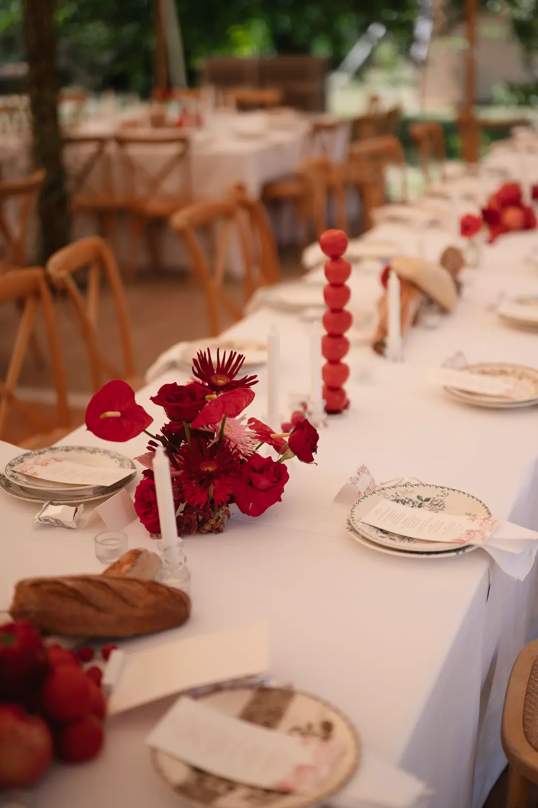 Centre de table fleurs et légumes – mariage Amy & Christian