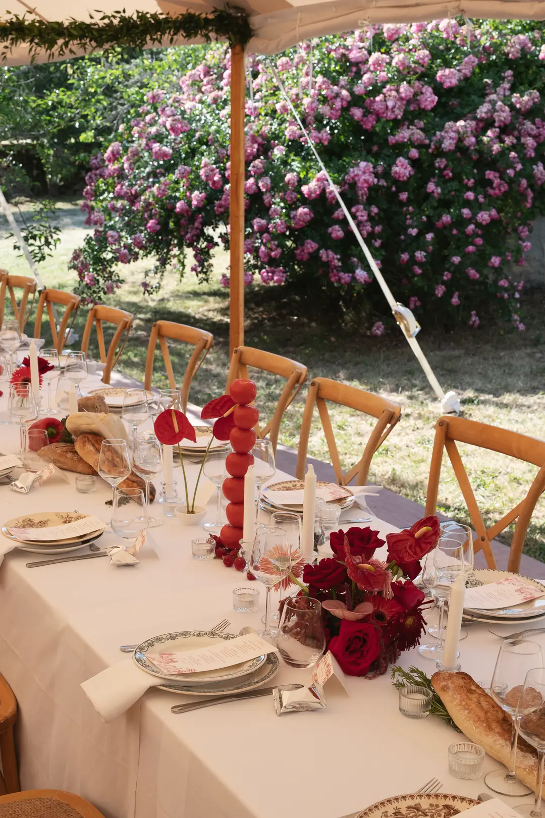 Centre de table fleurs et légumes – mariage Amy & Christian