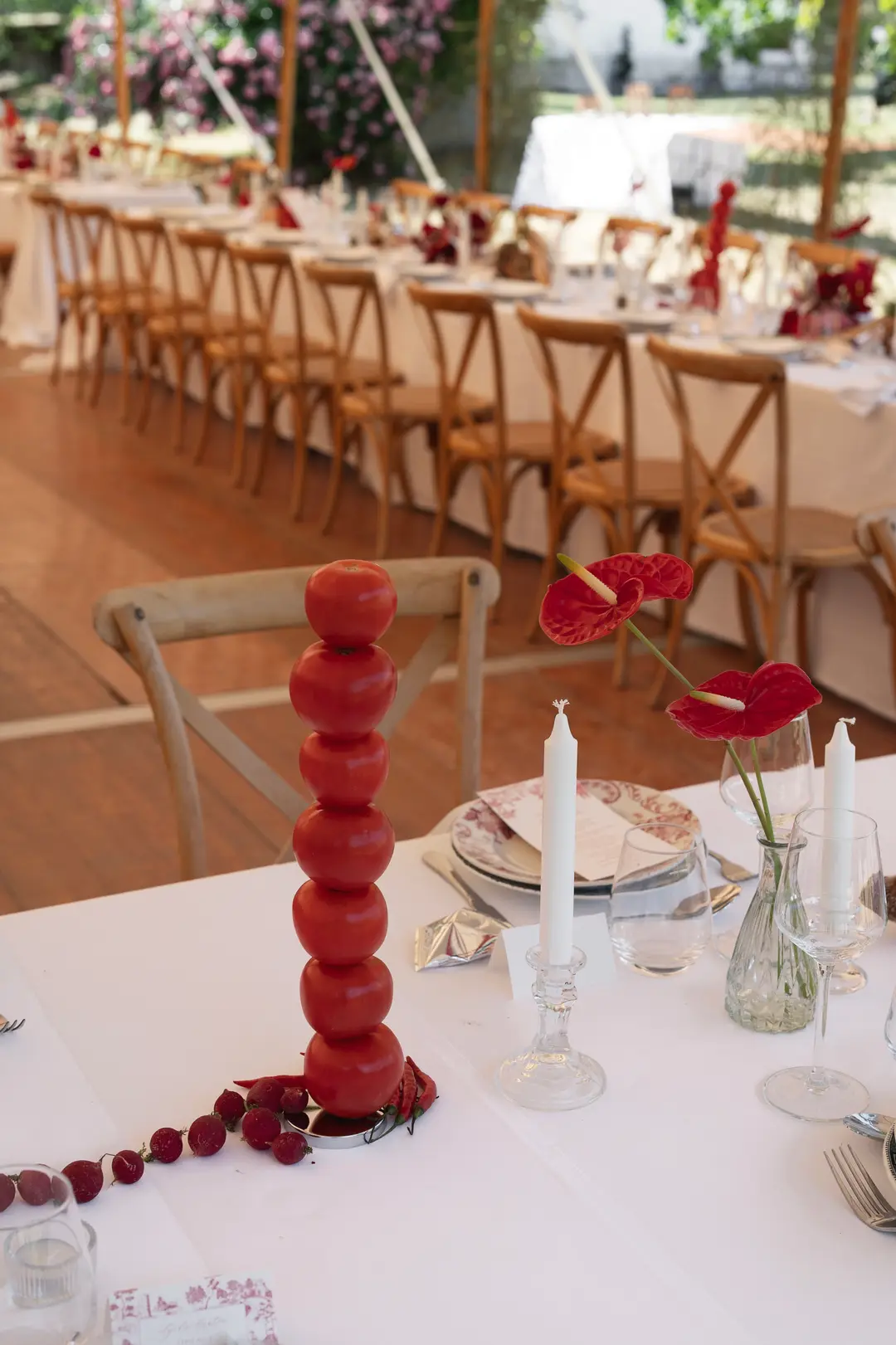 Centre de table fleurs et légumes – mariage Amy & Christian