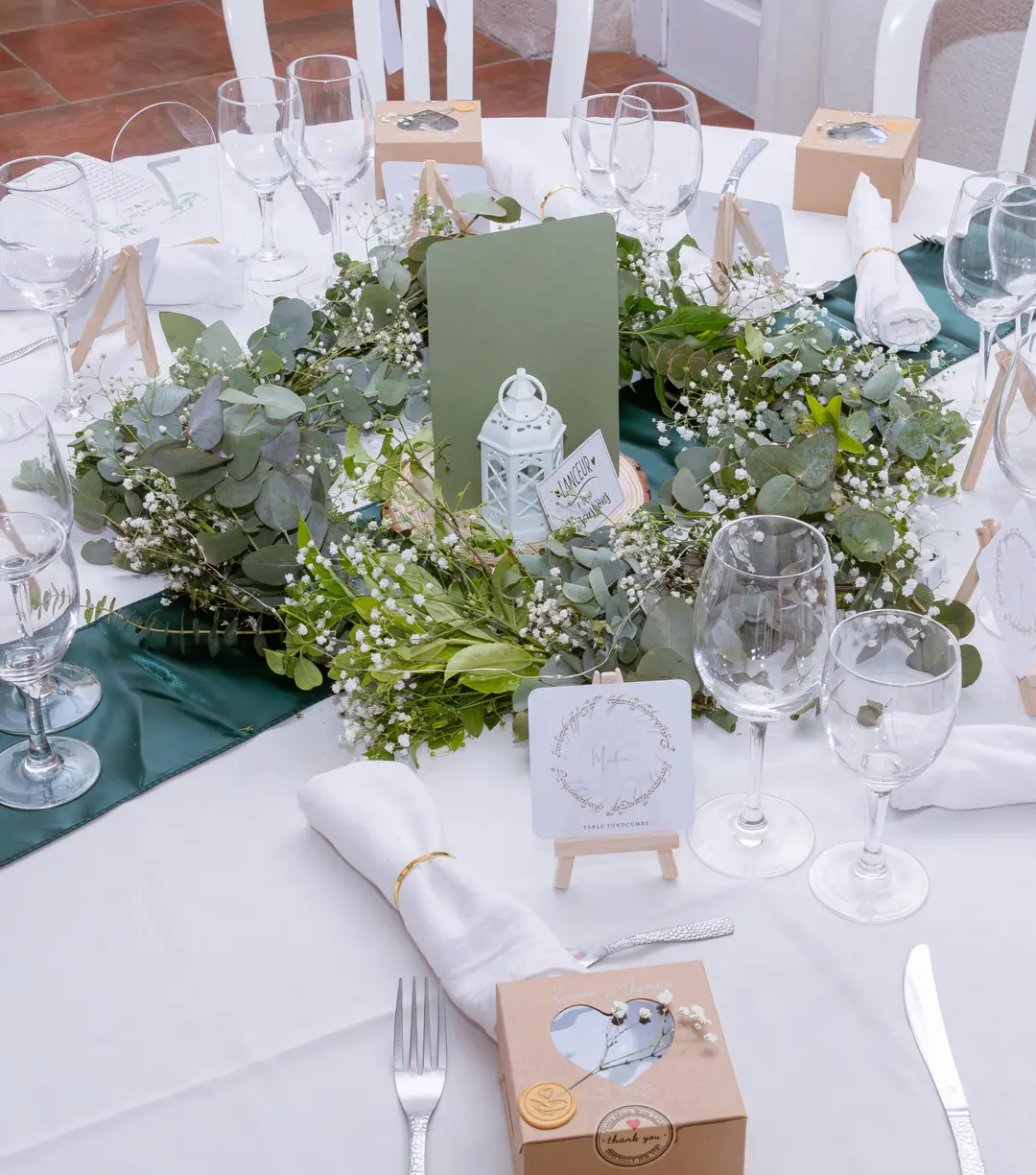 Cercle de feuillage dîner – mariage Louise & Thomas, Château de la Hille