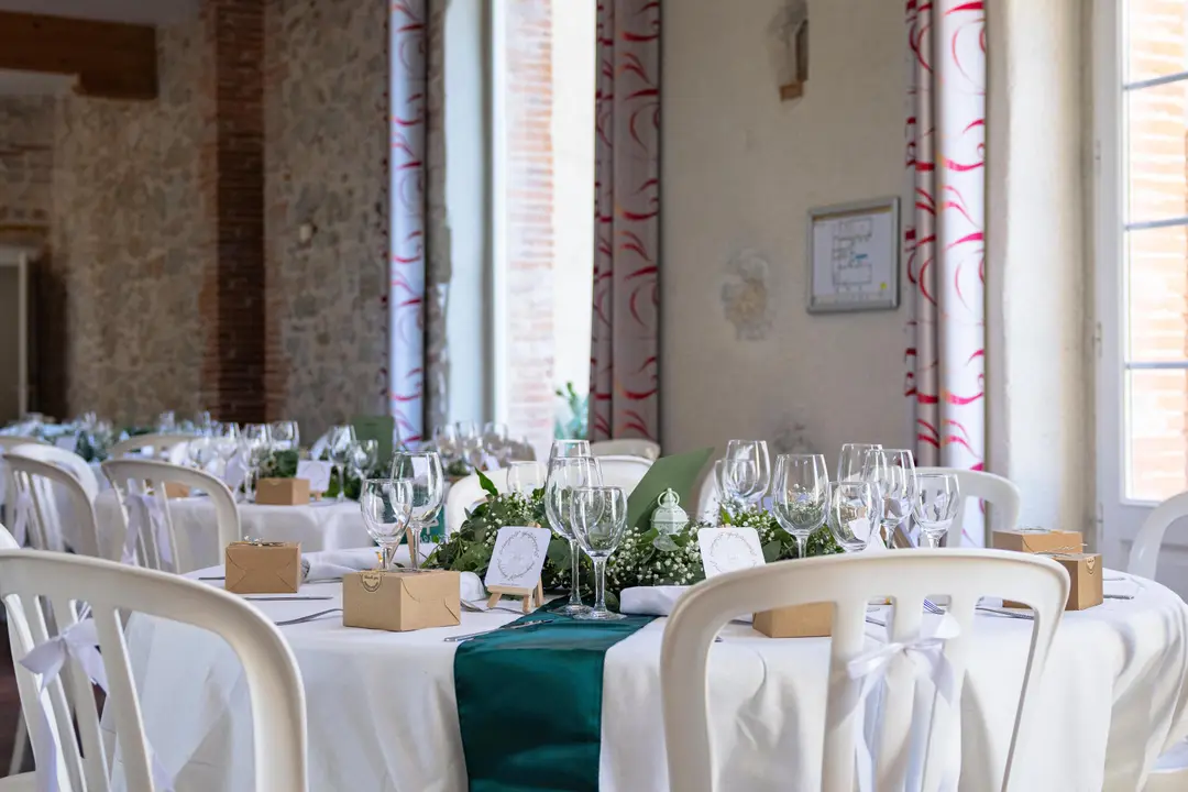 Cercle de feuillage dîner – mariage Louise & Thomas, Château de la Hille