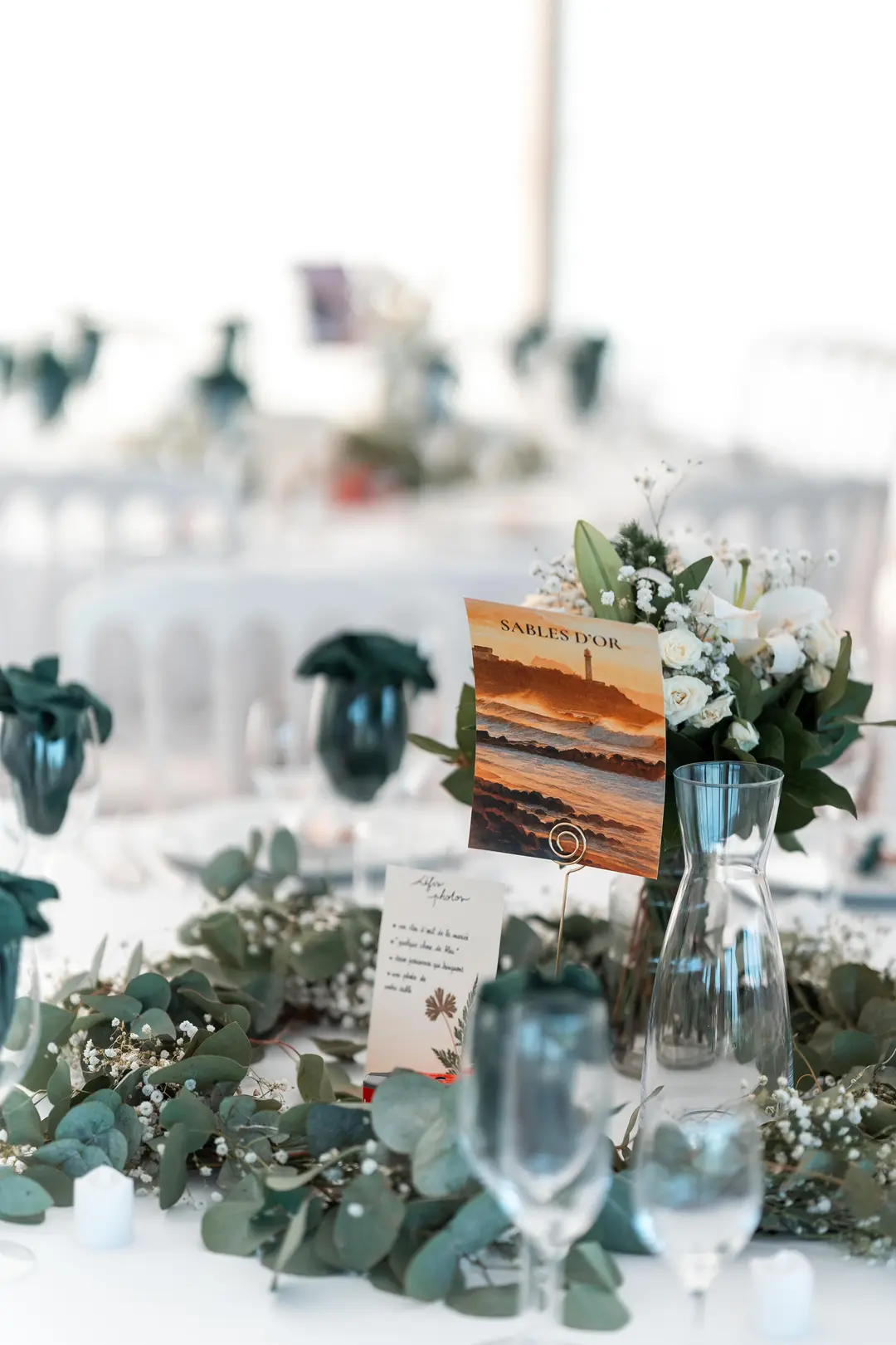 Guirlande de feuillage table – mariage Charlotte & Hugo