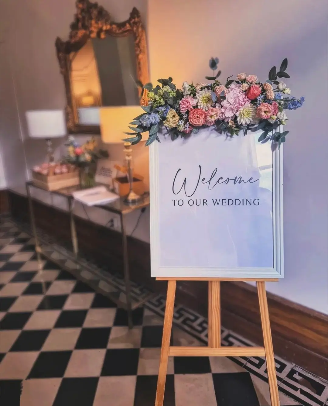 panneau de bienvenue fleuri – mariage Casey & Kyle, Château de Siradan