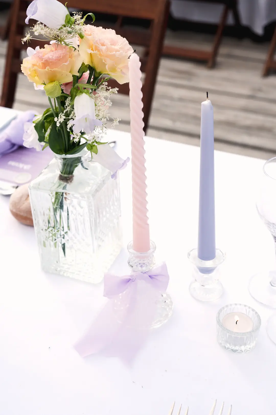 table fleurie – mariage Georgina & Daniel, Château Saint-Michel
