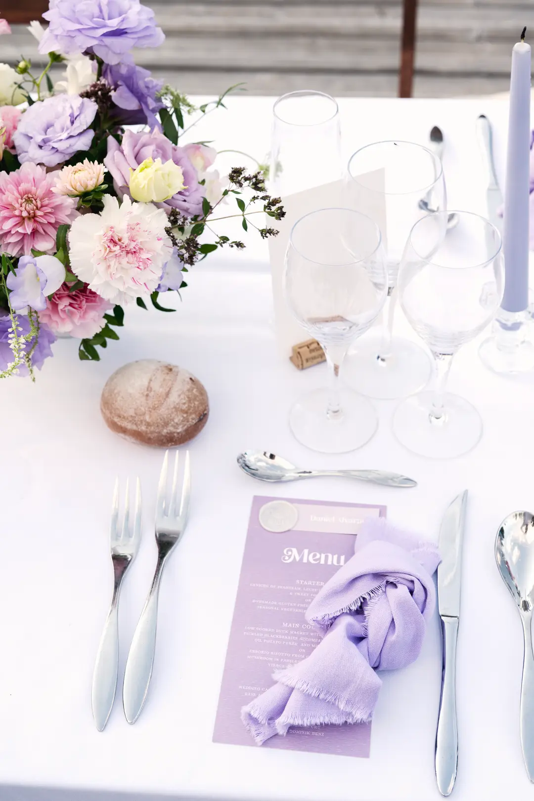 table fleurie – mariage Georgina & Daniel, Château Saint-Michel